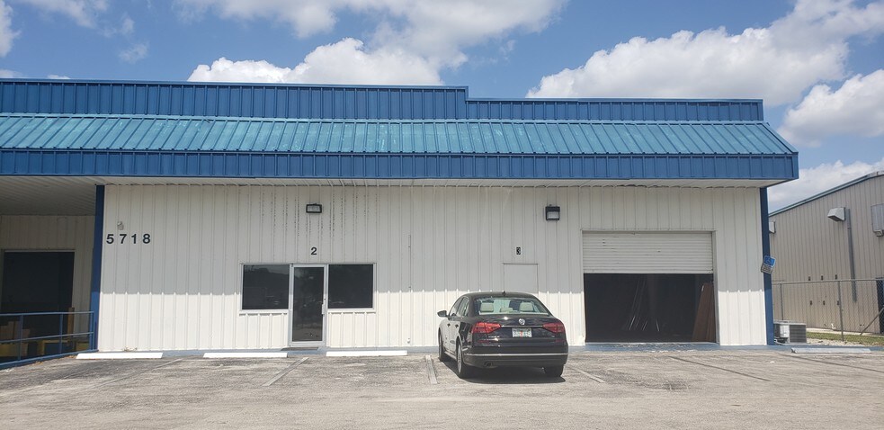 More Photos Of 5718 Corporation Cir, Fort Myers Warehouse For Lease