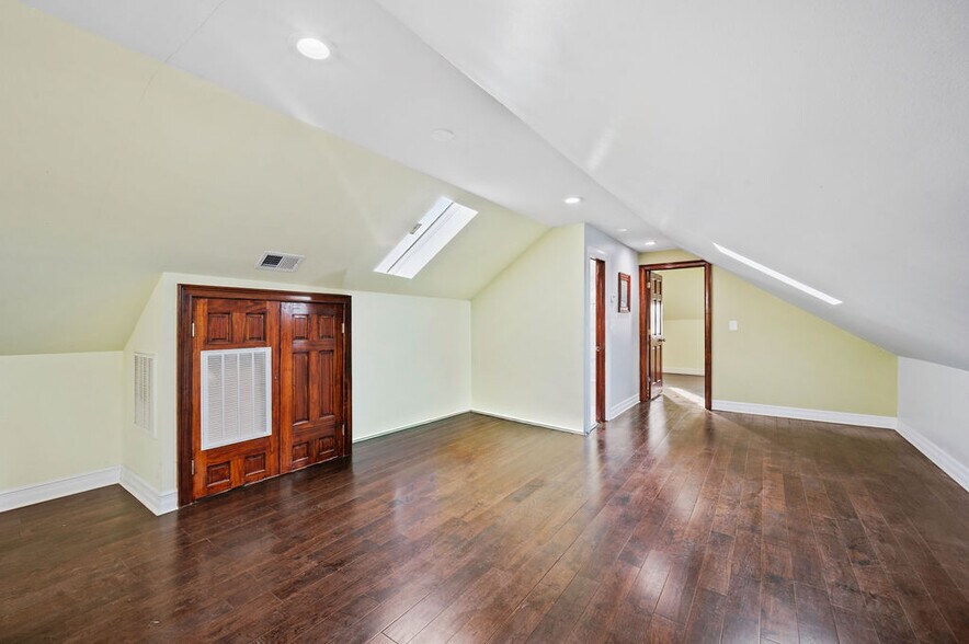 More Photos Of 3100 W 39th Pl, Chicago Multifamily For Sale