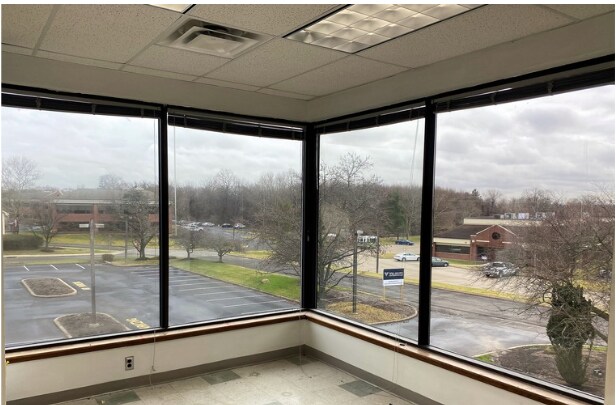 More Photos Of 900 Business Center Dr, Horsham Township Light Distribution For Sale