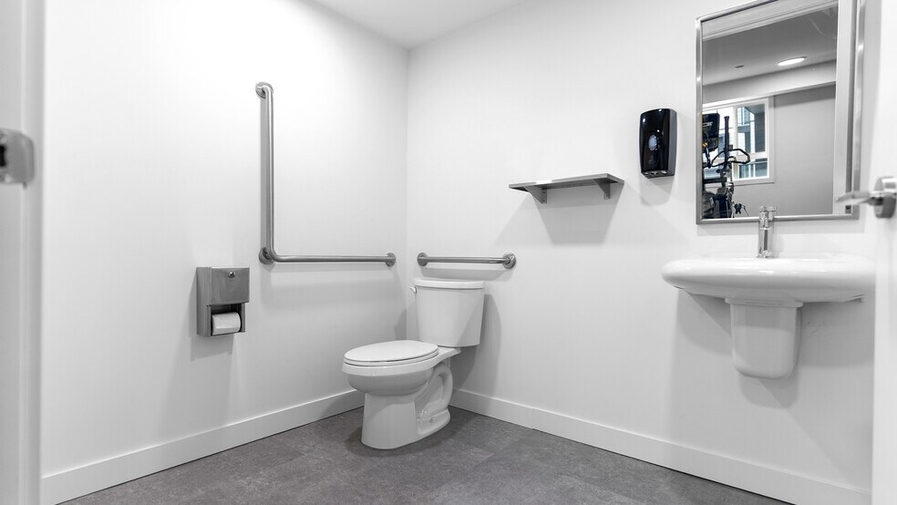 More Photos Of 107 Evans St, Duncan Apartments For Lease