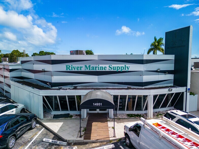 More Photos Of 14951 S Dixie Hwy, Palmetto Bay Freestanding For Sale