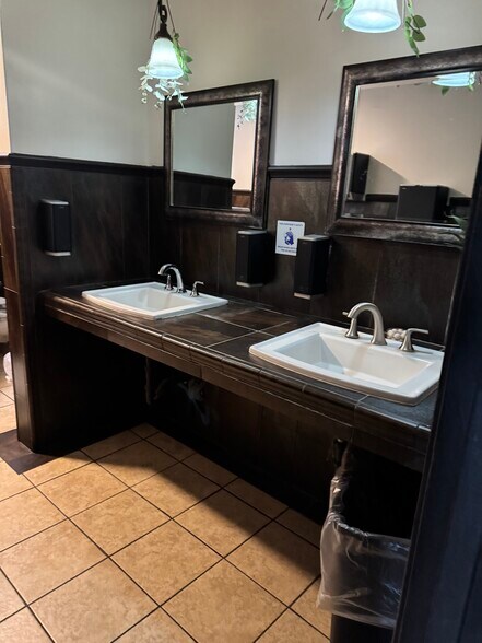 More Photos Of 1266 S E St, San Bernardino Service Station For Sale