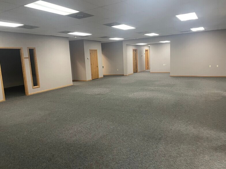More Photos Of 1603 Main St, Winfield General Retail For Sale