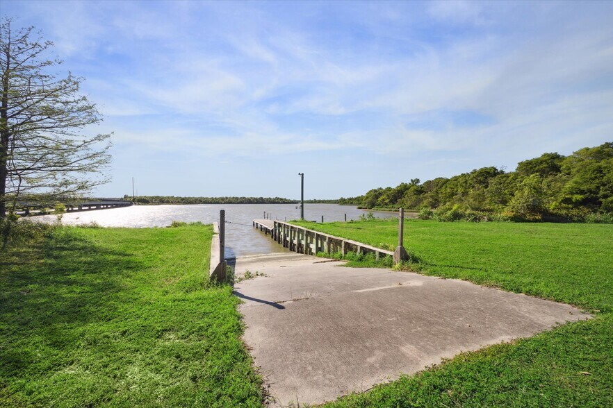 More Photos Of 2904 Red Bluff Rd, Seabrook Land For Sale