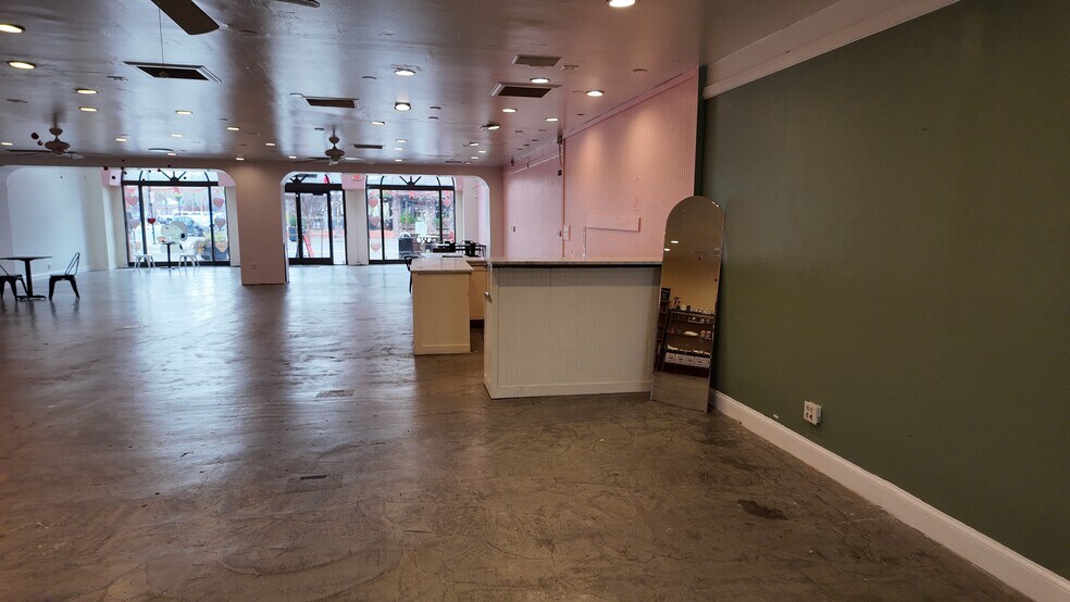 More Photos Of 529-531 4th St, Santa Rosa Storefront For Lease