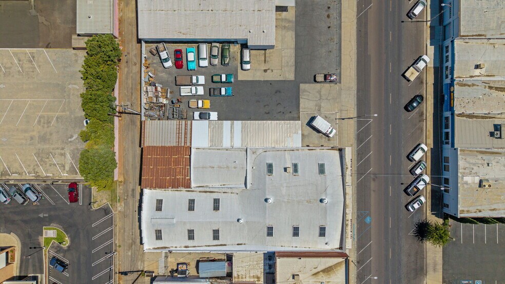 More Photos Of 124 S K St, Dinuba Freestanding For Sale