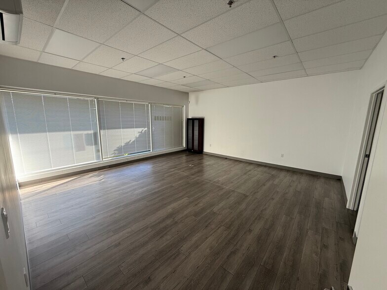 More Photos Of 8929 Oso Ave, Chatsworth Manufacturing For Lease