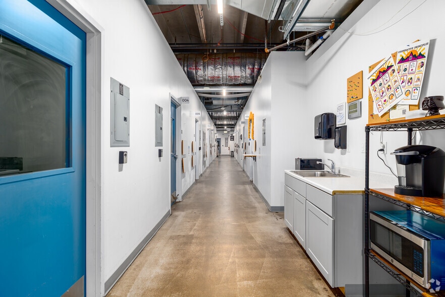 More Photos Of 14200 E Alameda Ave, Aurora Bank For Lease