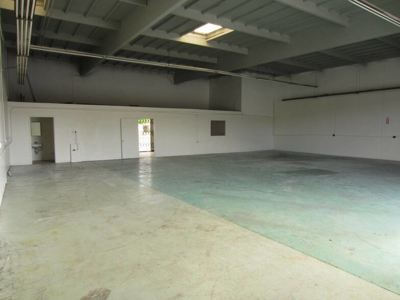 More Photos Of 1022 W Gladstone St, Azusa Industrial For Lease
