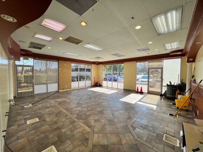 More Photos Of SW Newbury Road & Kelly Rd, Thousand Oaks Unknown For Lease