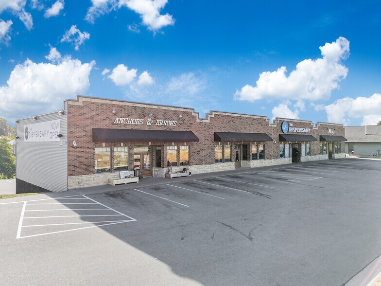 Primary Photo Of 1701 -1709 N Highway 35, East Dubuque General Retail For Sale