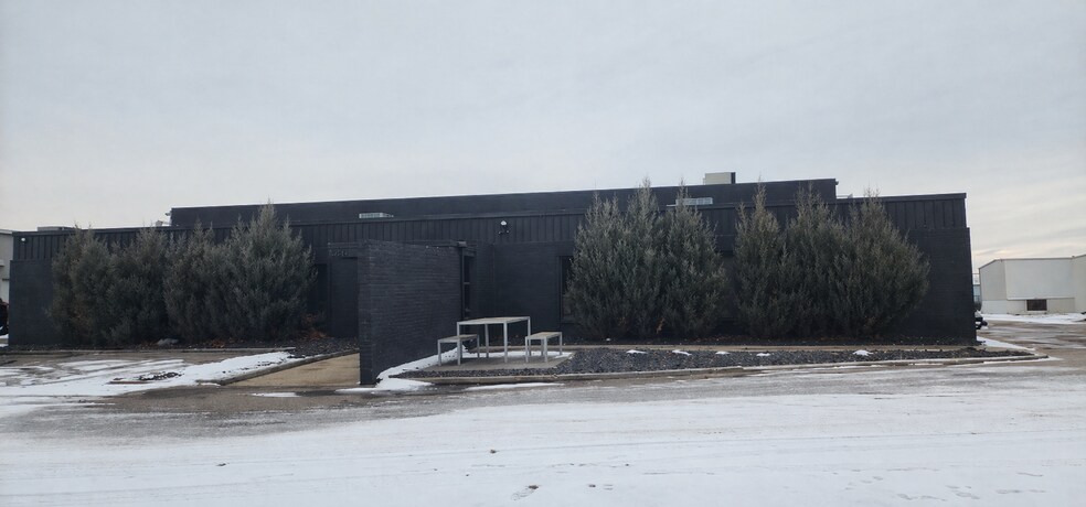 Primary Photo Of 2468-2470 Industrial Row Dr, Troy Warehouse For Lease