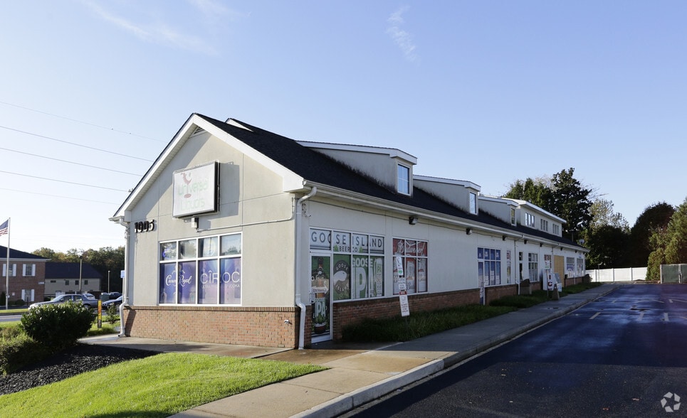 Primary Photo Of 1005 College Rd, Dover Freestanding For Lease