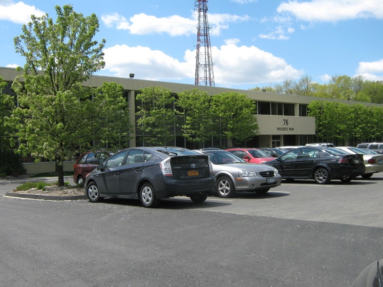 More Photos Of 76 Progress Dr, Stamford Research And Development For Lease