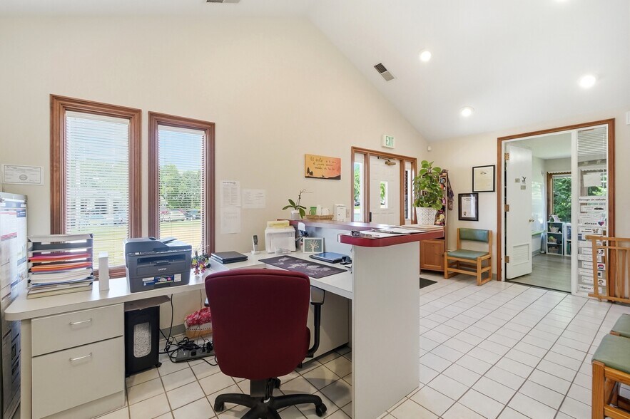More Photos Of 5700 Far Hills Ave, Dayton Office For Lease