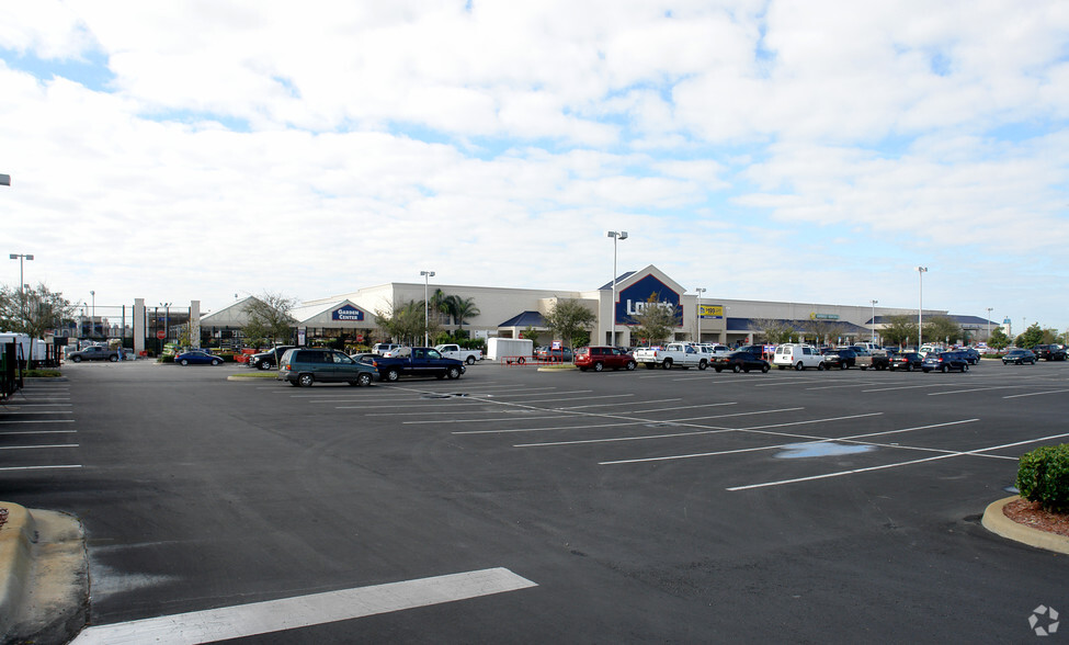 Primary Photo Of 12200-12206 Lake Underhill Rd, Orlando Unknown For Lease