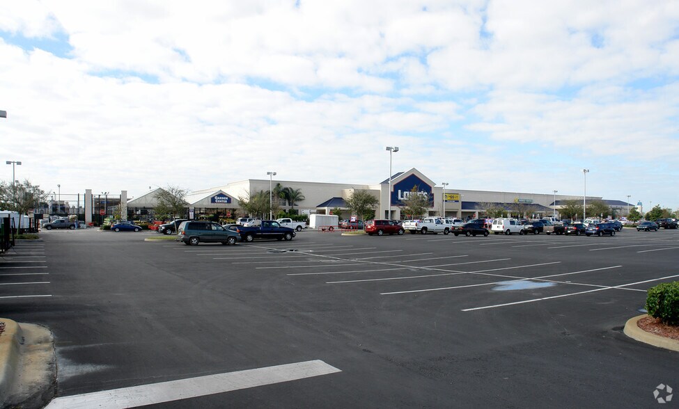 More Photos Of 12200-12206 Lake Underhill Rd, Orlando Unknown For Lease
