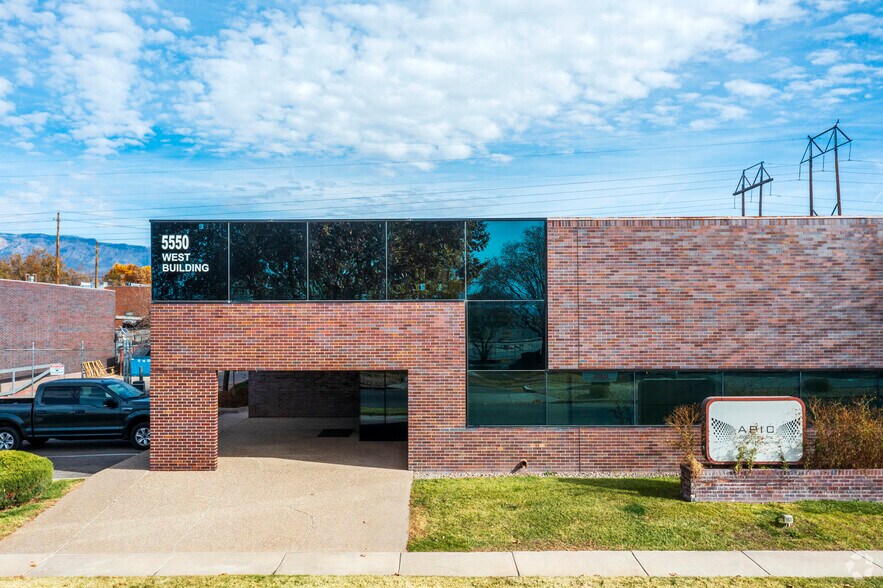 More Photos Of 5550 Midway Park Pl NE, Albuquerque Office For Lease