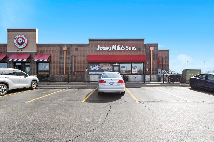 More Photos Of 2241 Willow Rd, Glenview Storefront For Sale