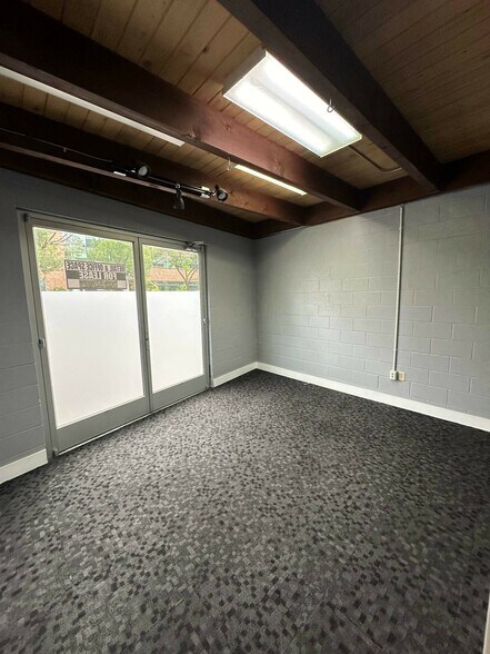 More Photos Of 6501 SW Macadam Ave, Portland Loft Creative Space For Sale