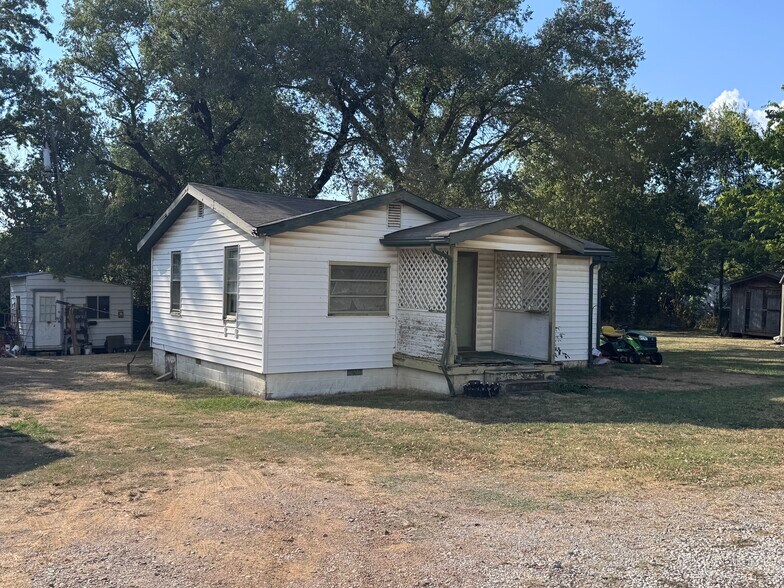 Primary Photo Of 2012-2020 S Scott St, Sapulpa Apartments For Sale