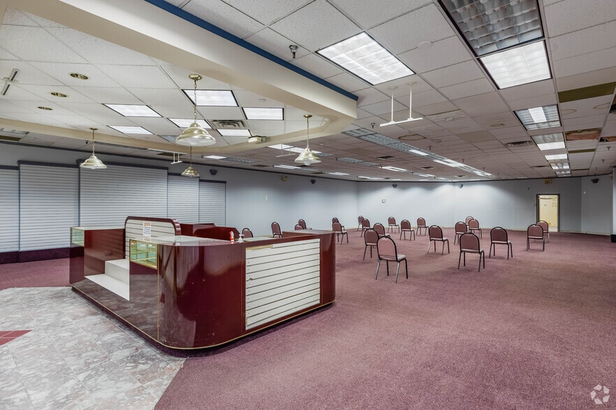 More Photos Of 6945 US Rte 322, Cranberry Department Store For Sale