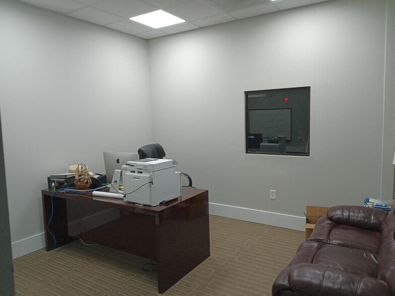 More Photos Of 5945 Peachtree Cors E, Peachtree Corners Flex For Sale