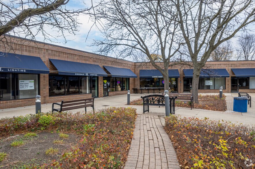 More Photos Of 777 N York Rd, Hinsdale Unknown For Lease