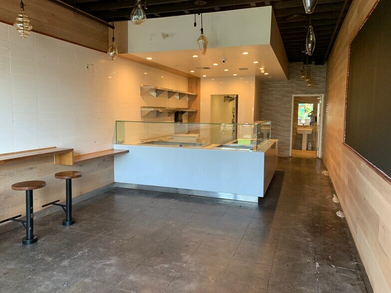 More Photos Of 2301-2309 Main St, Santa Monica Storefront Retail Office For Lease