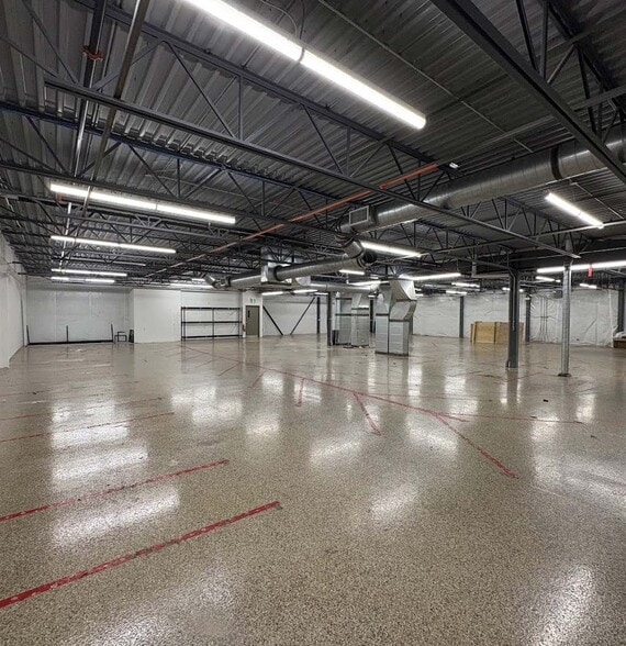 More Photos Of 310 Holiday Inn Dr, Cambridge Auto Dealership For Sale