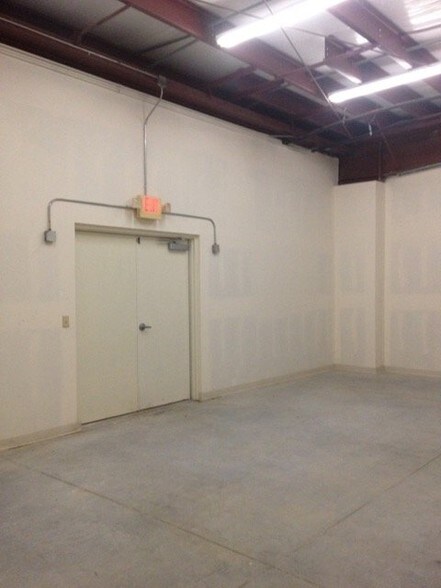 More Photos Of 100 Omalley Dr, Summerville Office For Sale