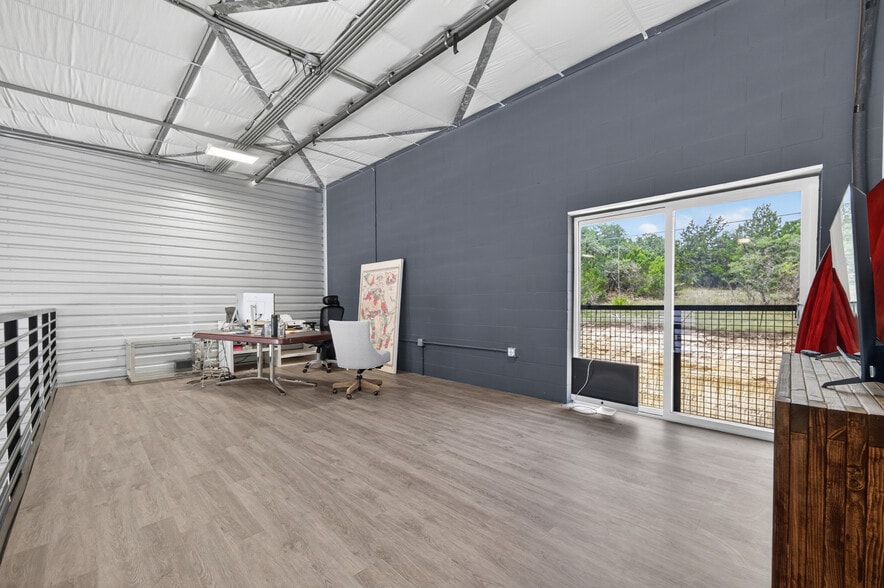 More Photos Of 529 E US HWY, Boerne Unknown For Lease