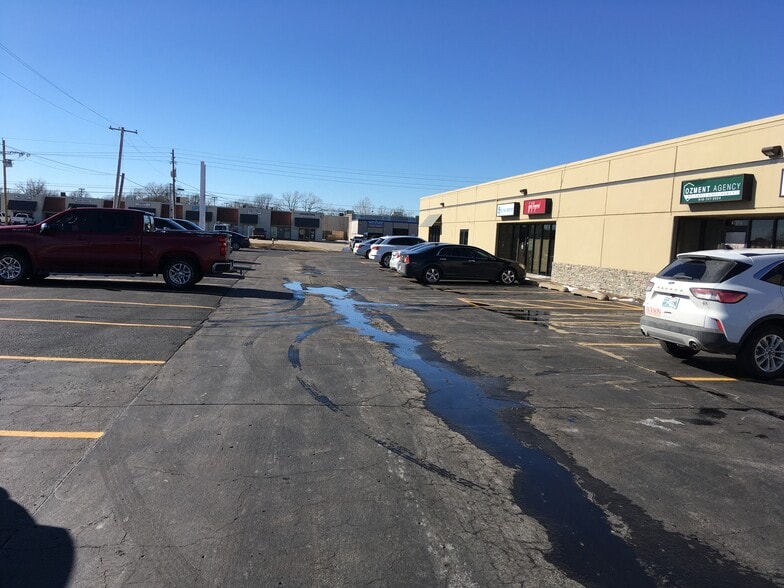 More Photos Of 4717 S Mingo Rd, Tulsa Research And Development For Lease