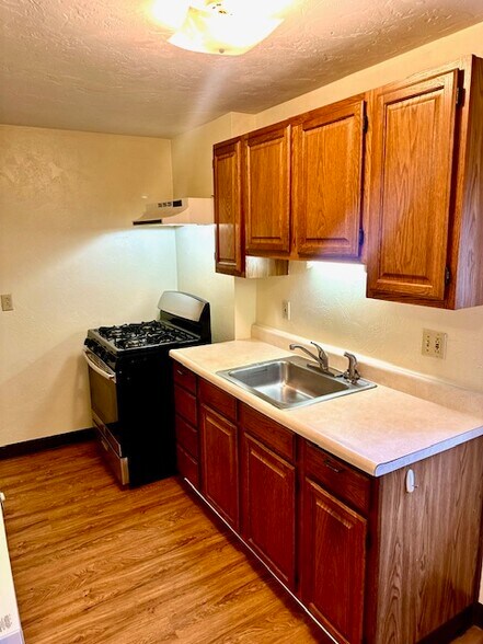 More Photos Of 862 Iron Ridge Rd, Spring Grove Apartments For Sale