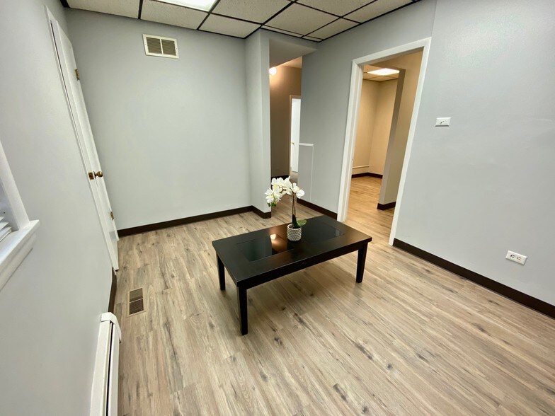 More Photos Of 5508 S Brainard Ave, Countryside Apartments For Lease