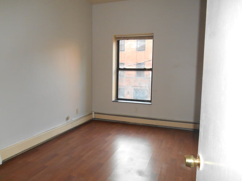 More Photos Of 358 Grove St, Jersey City Storefront Retail Residential For Lease