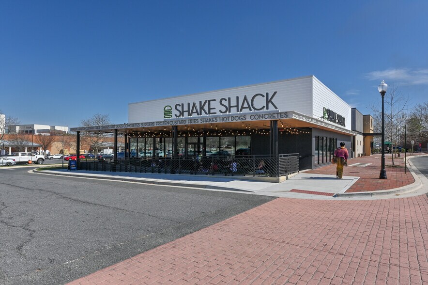 More Photos Of 104-116 Main St, Gaithersburg General Retail For Lease