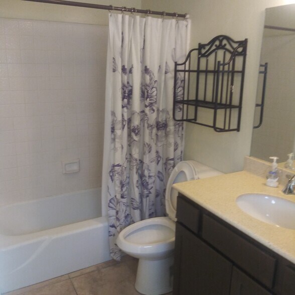 More Photos Of 571 Desert Way, Palm Springs Multifamily For Sale