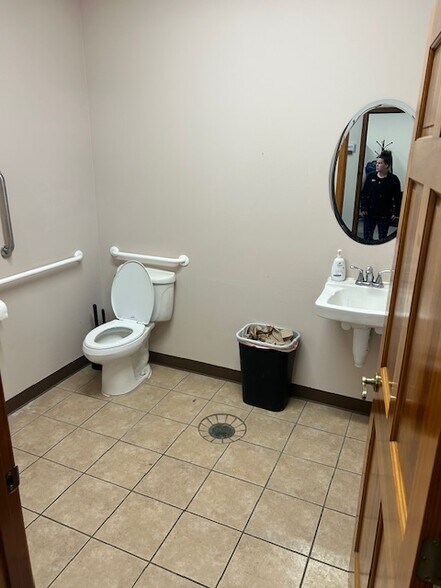 More Photos Of 4135-4139 Twill Valley Ct, Saint Peters Warehouse For Lease