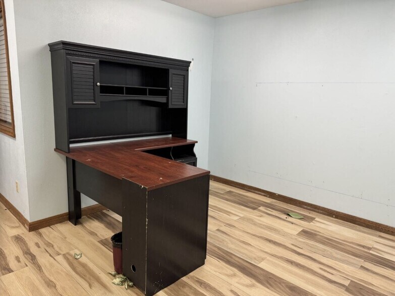 More Photos Of 2124 N 25th St, Waco Medical For Sale