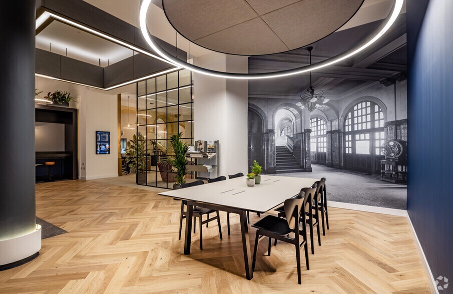 More Photos Of 56 Oxford St, Manchester Office For Lease