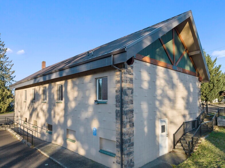 More Photos Of 39590 Pioneer blvd, Sandy Religious Facility For Sale