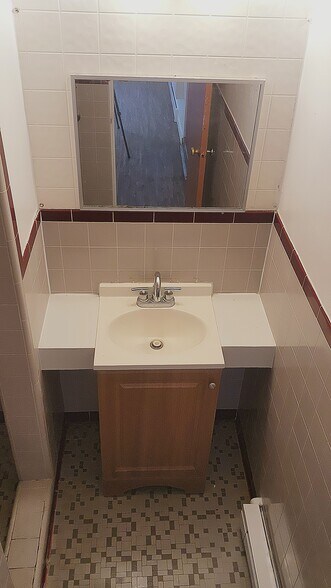 More Photos Of 1006 W 3rd Ave, Moses Lake Apartments For Sale