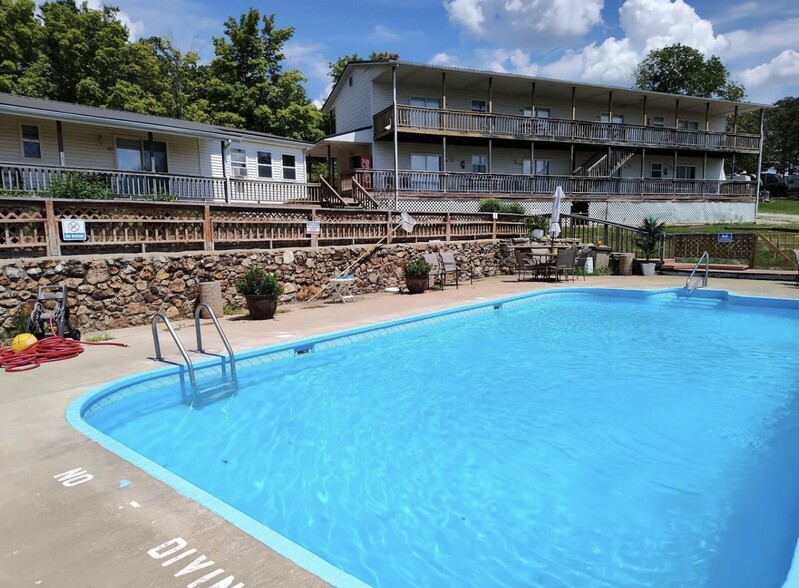 Primary Photo Of Lake Road 254-15, Wheatland Hotel For Sale