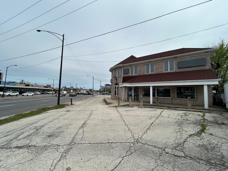 More Photos Of 6000 N Lincoln Ave, Chicago Land For Lease