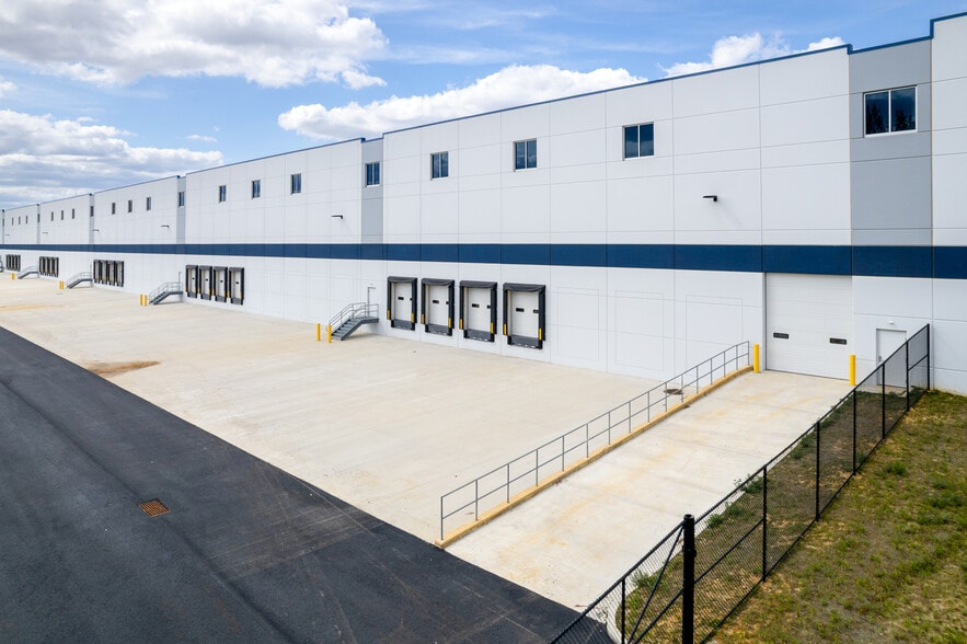 More Photos Of 332 S 17th St, Camden Distribution For Lease