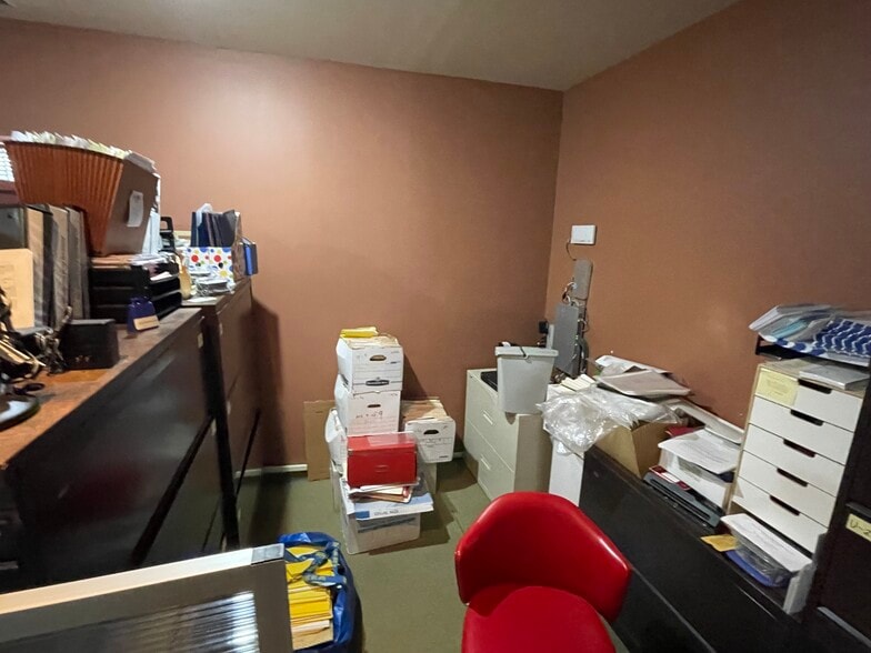 More Photos Of 4030-4032 Shoreline Dr, Spring Park Storefront Retail Office For Lease