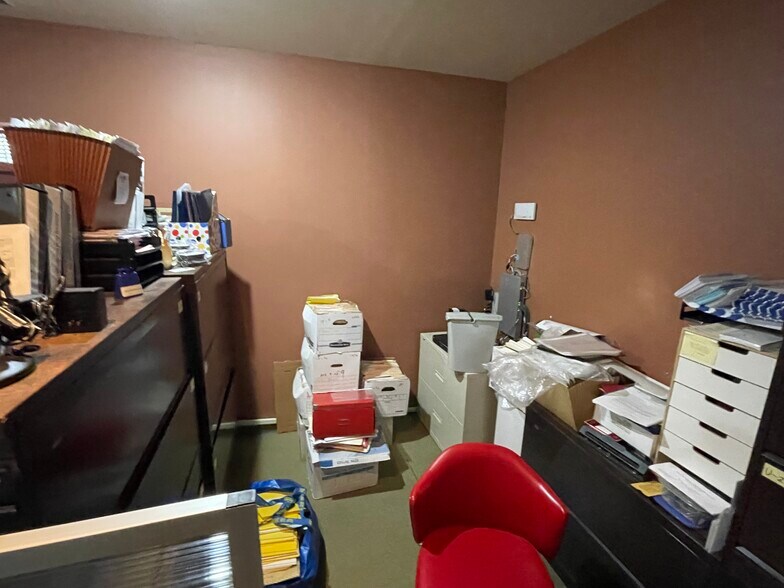 More Photos Of 4030-4032 Shoreline Dr, Spring Park Storefront Retail Office For Lease