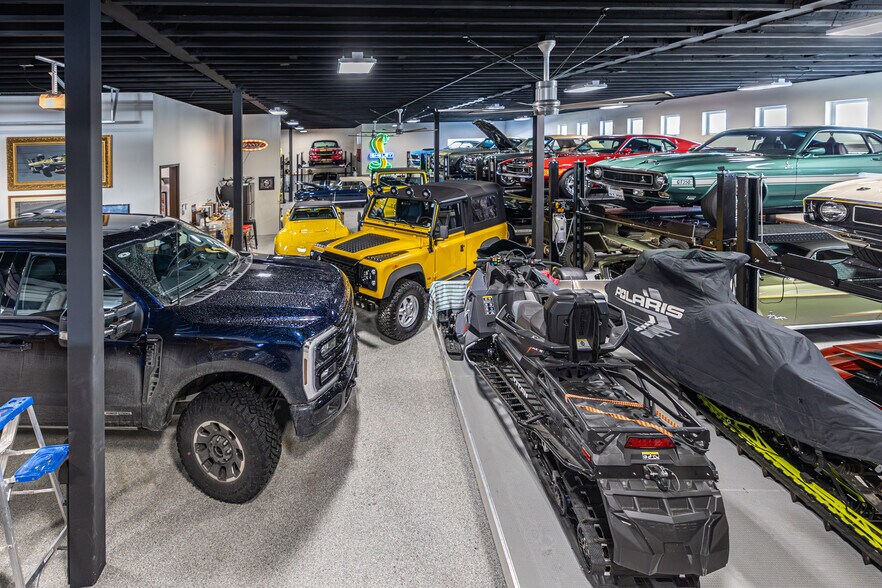 More Photos Of 1654 Aviation Dr, Hailey Showroom For Sale