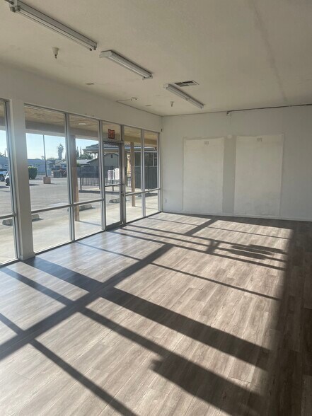 More Photos Of 16438-16460 S Cambridge Dr, Lathrop General Retail For Lease